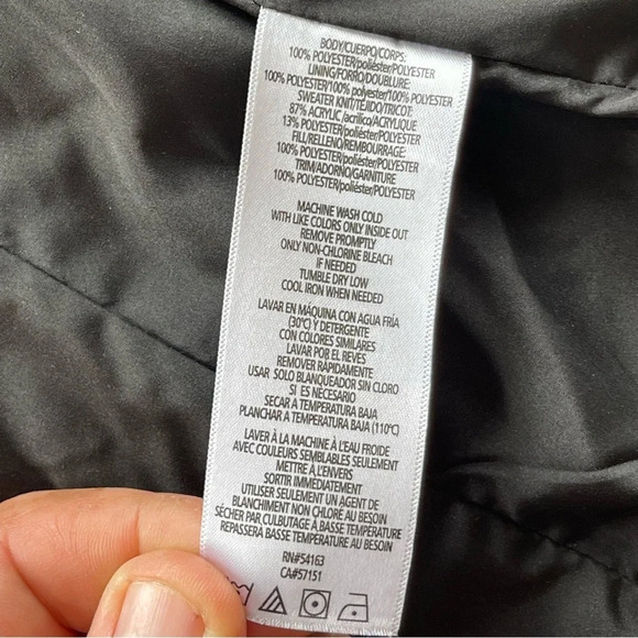 Women’s Calvin Klein Puffy Vest Medium - Picture 11 of 11